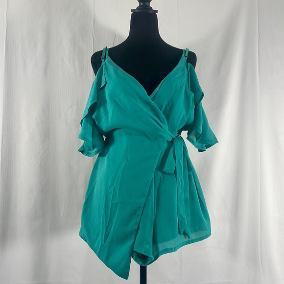 Teal Wrap Romper, open shoulder,ruffle, shorts,side tie, skorts,large - Picture 2 of 13
